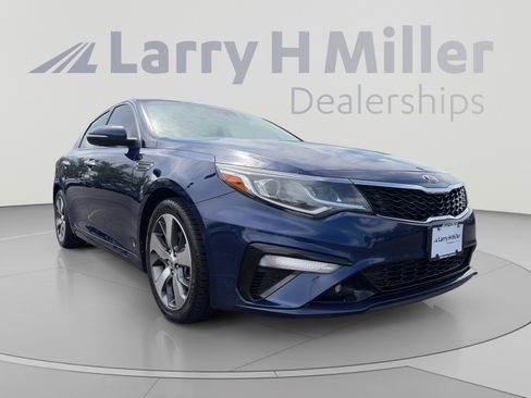 Used 2019 Kia Optima S w/ S Panoramic Sunroof Package FWD image 3