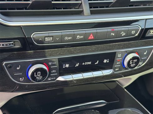 Used 2018 Audi Q7 3.0T Prestige w/ Prestige Package image 32