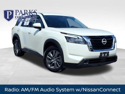 Used 2024 Nissan Pathfinder SV