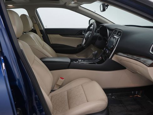 Used 2016 Nissan Maxima Platinum image 10