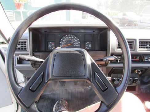 Used 1986 Toyota Pickup 2WD Regular Cab Long Bed image 11