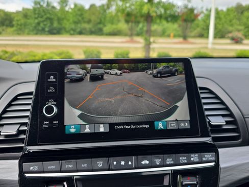 Used 2025 Honda Odyssey Elite image 24