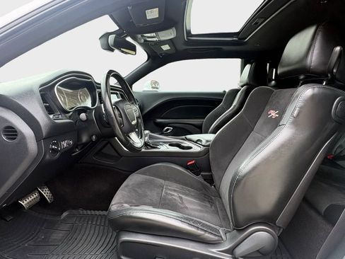 Used 2016 Dodge Challenger R/T Plus RWD image 10