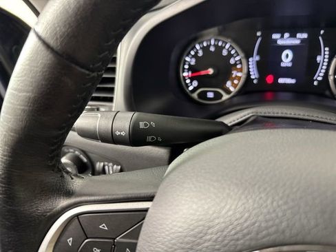 Used 2023 Jeep Renegade Latitude w/ Premium Group image 16