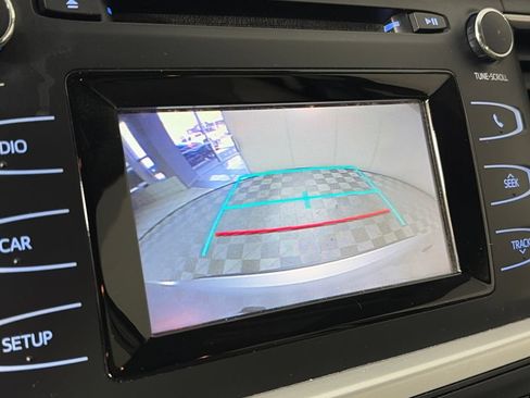 Used 2017 Toyota Highlander LE FWD image 20