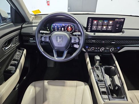 Used 2023 Honda Accord Touring image 14