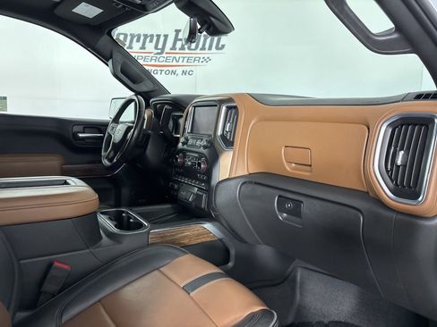 Used 2020 Chevrolet Silverado 1500 High Country w/ Technology Package image 32
