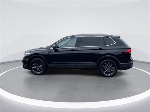 Used 2022 Volkswagen Tiguan SE w/ Panoramic Sunroof Package AWD/4WD image 5