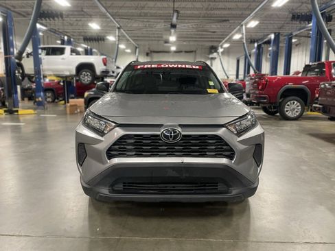 Used 2021 Toyota RAV4 LE image 2