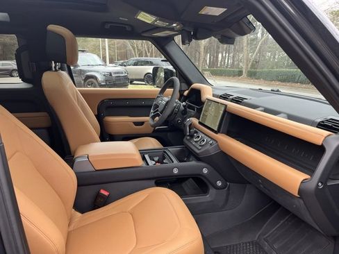 Certified 2024 Land Rover Defender 90 V8 image 13