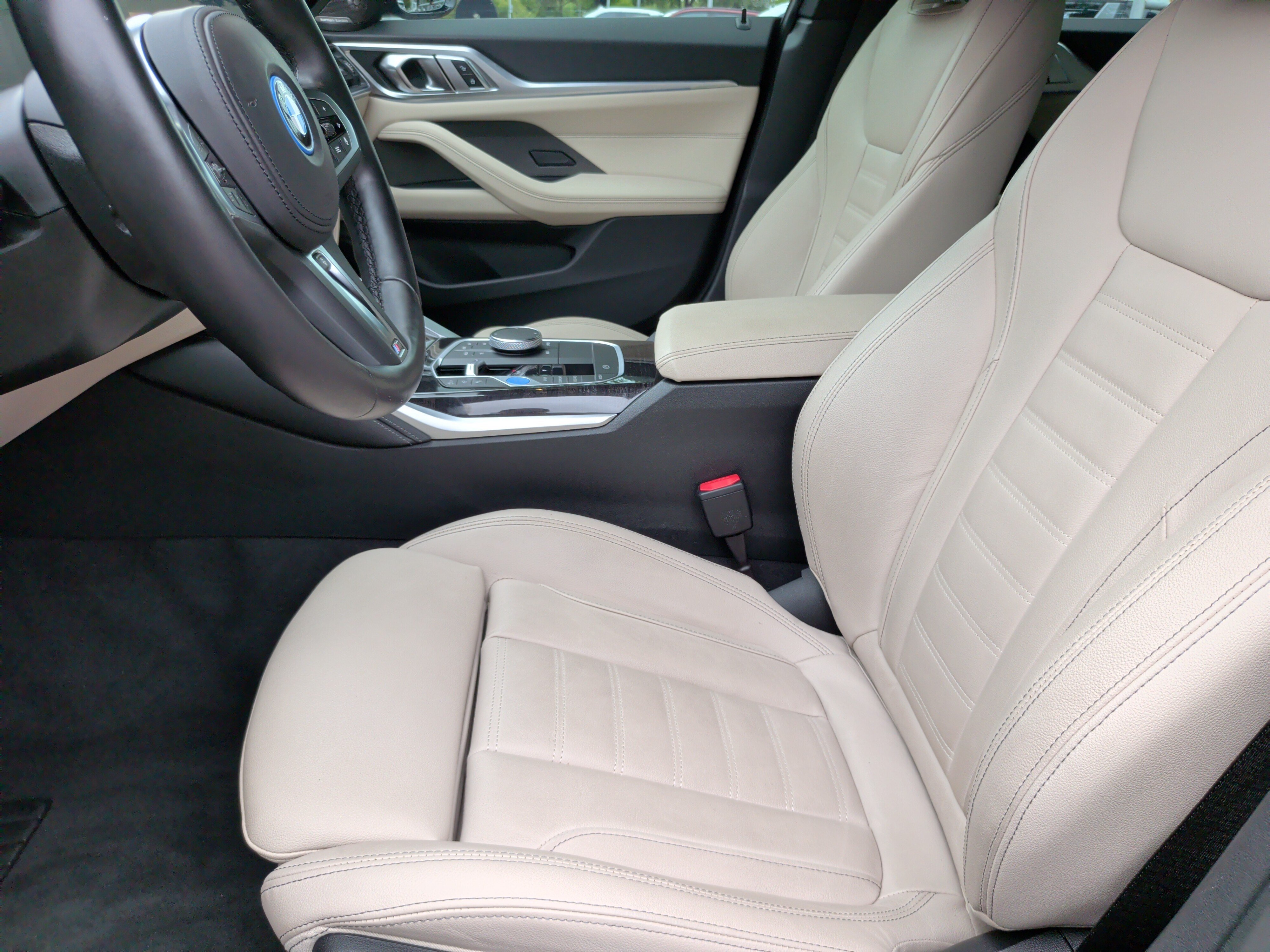 Used 2023 BMW i4 eDrive40 w/ M Sport Package RWD image 28
