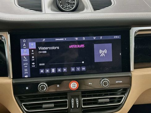 Certified 2026 Porsche Macan AWD/4WD image 16