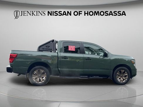 Certified 2024 Nissan Titan SV w/ SV Bronze Edition Package RWD image 6