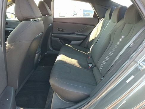 Used 2025 Hyundai Elantra Sport image 11