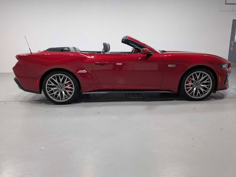 Used 2024 Ford Mustang GT Premium image 8