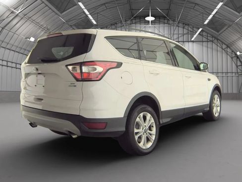Used 2018 Ford Escape SE AWD/4WD image 2
