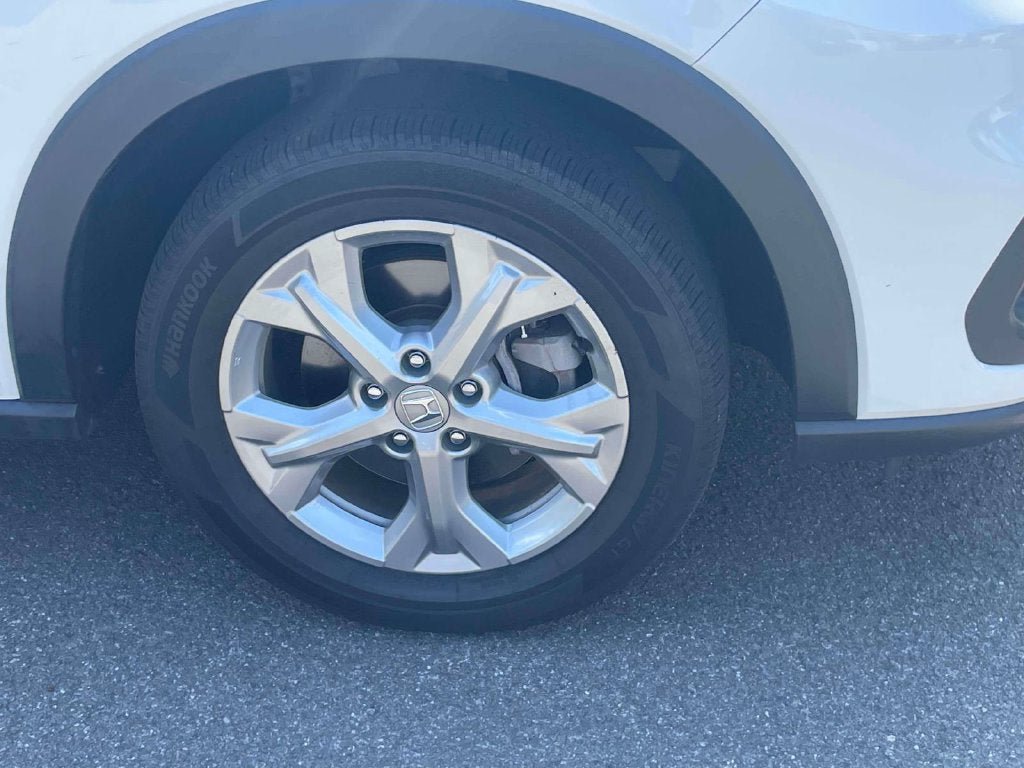 Used 2023 Honda HR-V LX image 9