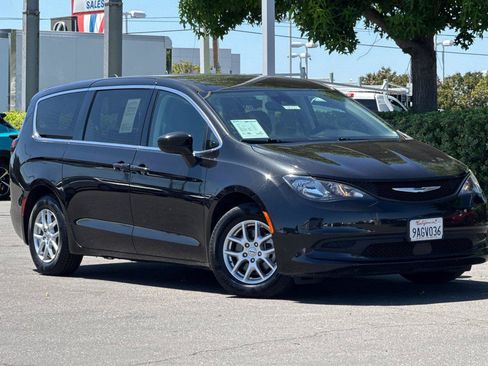 Certified 2022 Chrysler Voyager LX FWD image 1