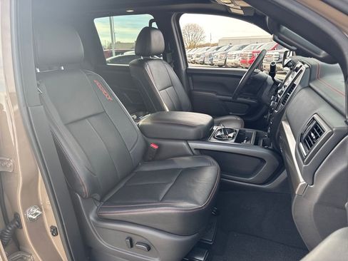 Used 2024 Nissan Titan PRO-4X w/ Pro-4x Convenience Package image 11