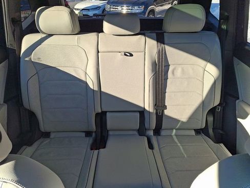 Used 2022 Volkswagen Tiguan SEL R-Line image 19