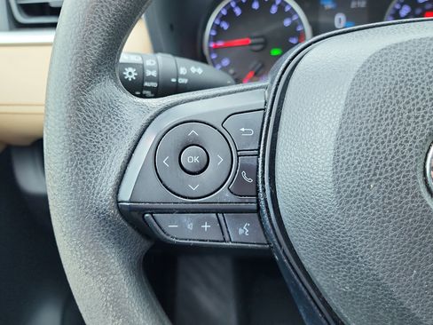 Used 2019 Toyota RAV4 XLE image 19