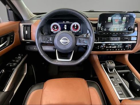 Used 2025 Nissan Pathfinder Platinum w/ Cargo Package FWD image 8