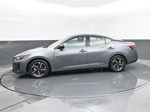 Used 2024 Nissan Sentra SV image 5