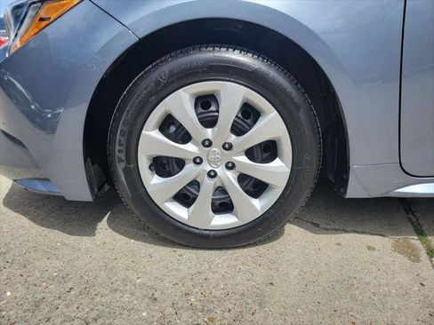 Certified 2025 Toyota Corolla LE image 30