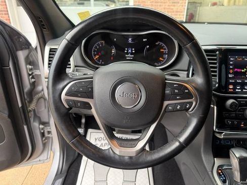 Used 2020 Jeep Grand Cherokee Limited AWD/4WD image 23