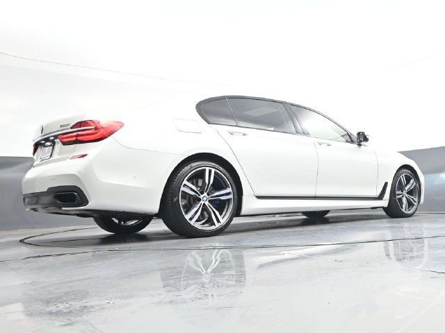 Used 2019 BMW 750i xDrive w/ Executive Package AWD/4WD image 34
