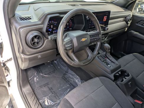 Used 2024 Chevrolet Colorado W/T RWD image 12