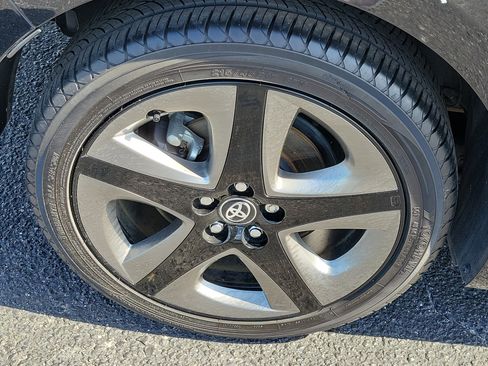 Used 2022 Toyota Prius Limited image 10