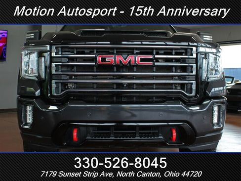 Used 2020 GMC Sierra 3500 AT4 w/ AT4 Premium Package AWD/4WD image 3