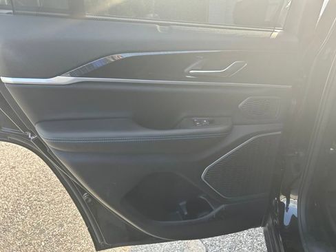 New 2024 Jeep Grand Cherokee Trailhawk w/ Luxury Tech Group III image 21