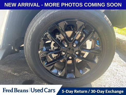 Used 2022 Jeep Wrangler Unlimited Sahara w/ Cold Weather Group image 16