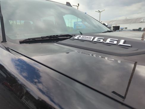 Used 2024 Chevrolet Silverado 2500 High Country w/ Technology Package AWD/4WD image 9