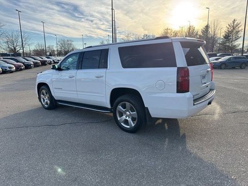 Used 2020 Chevrolet Suburban Premier image 3