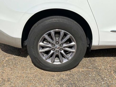 Used 2023 Buick Enclave Essence FWD image 5