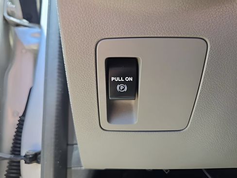 Used 2019 Ford F150 XLT AWD/4WD image 13