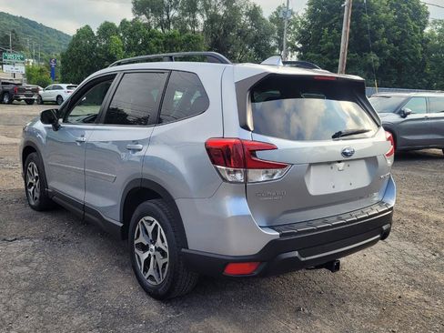 Used 2021 Subaru Forester Premium AWD/4WD image 6