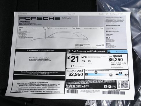 Used 2026 Porsche Macan AWD/4WD image 40