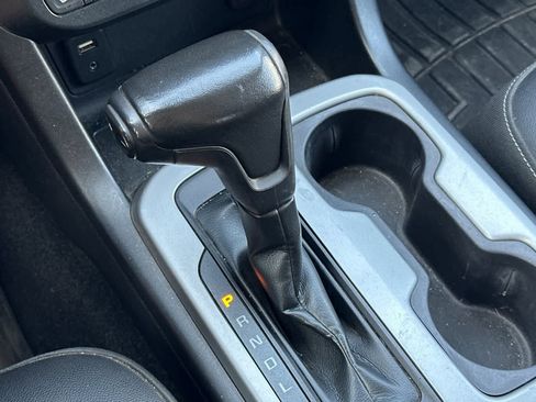 Used 2018 Chevrolet Colorado ZR2 w/ ZR2 Dusk Special Edition AWD/4WD image 23