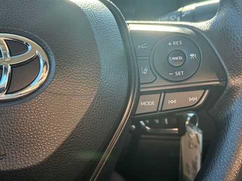 Used 2022 Toyota Corolla LE image 20