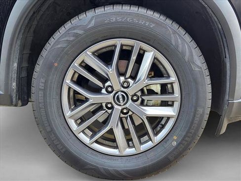 Used 2024 Nissan Rogue S AWD/4WD image 22
