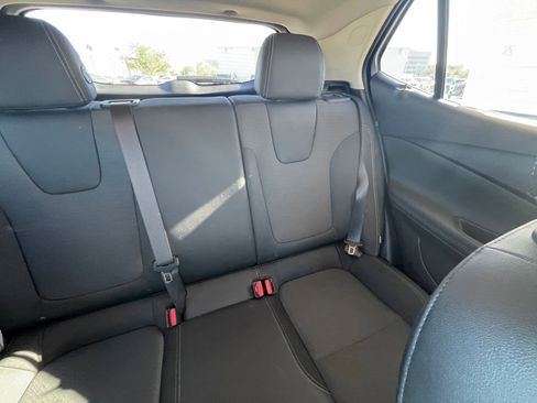 Used 2025 Buick Encore GX Preferred image 35