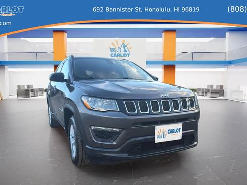 Used 2018 Jeep Compass Sport w/ Tech Group FWD image 2