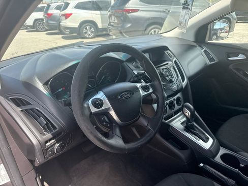 Used 2014 Ford Focus SE FWD image 8