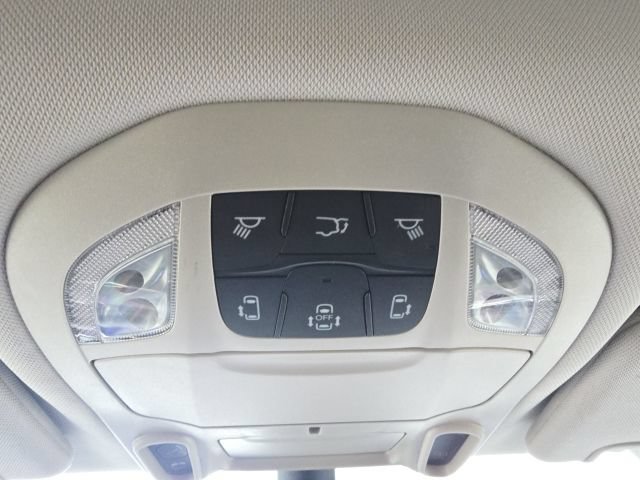 Used 2024 Chrysler Pacifica Limited FWD image 44