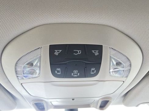 Used 2024 Chrysler Pacifica Limited image 44