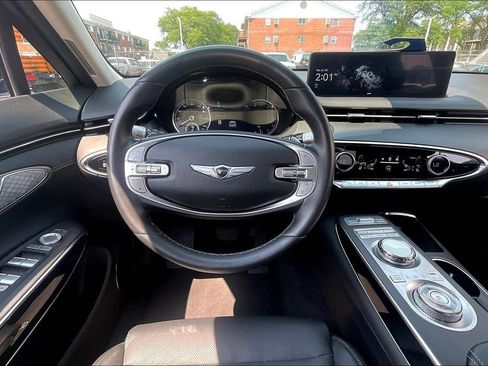 Used 2025 Genesis GV70 2.5T AWD/4WD image 4